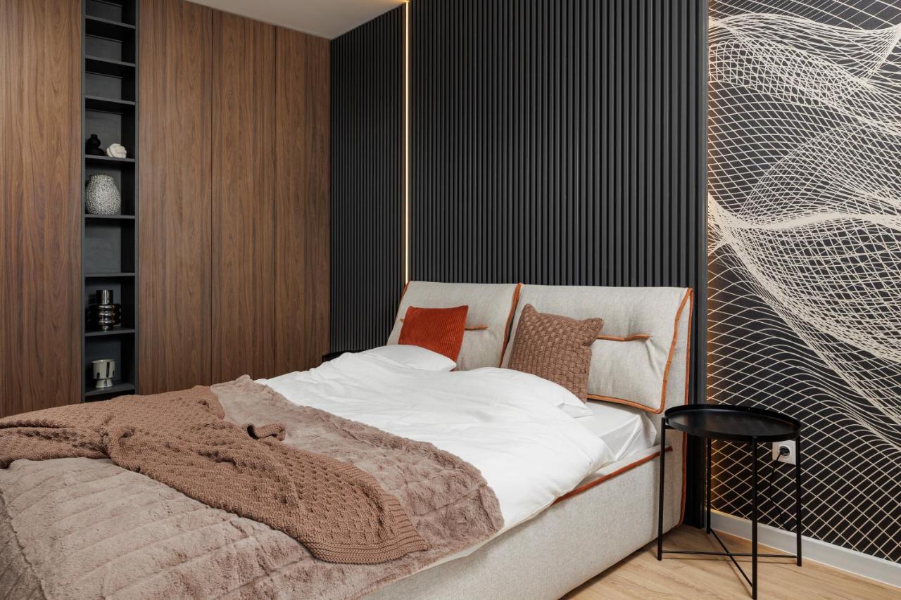 Apartment Mandala Designer Apartments With Free Private Parking, Near Mall Coresi