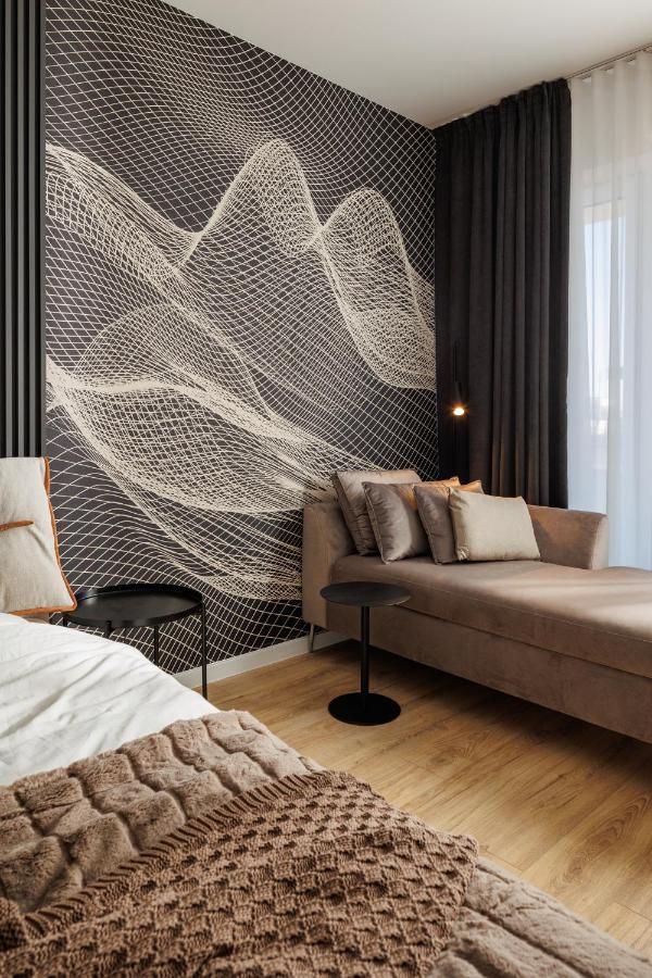 Apartment Mandala Designer With Free Private Parking, Near Mall Coresi