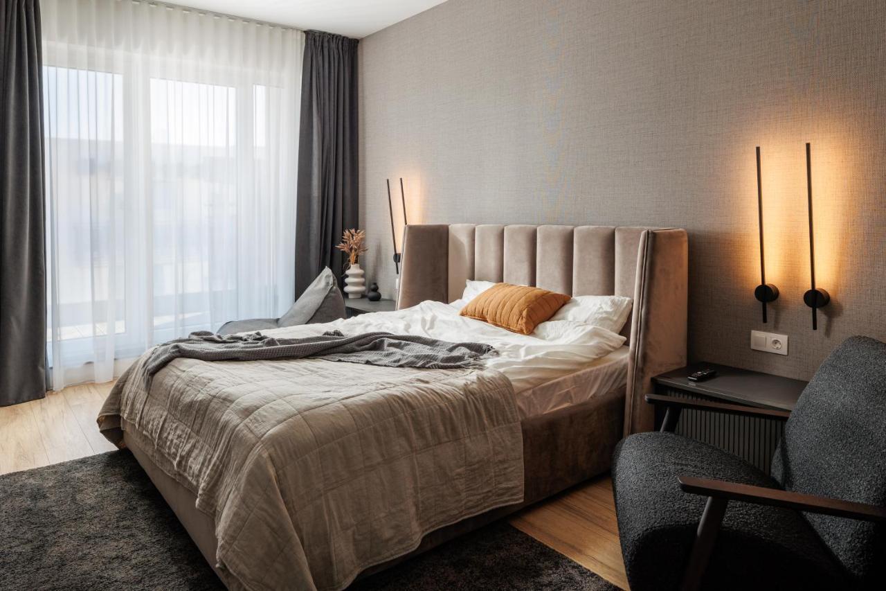 Apartment Mandala Designer Apartments With Free Private Parking, Near Mall Coresi