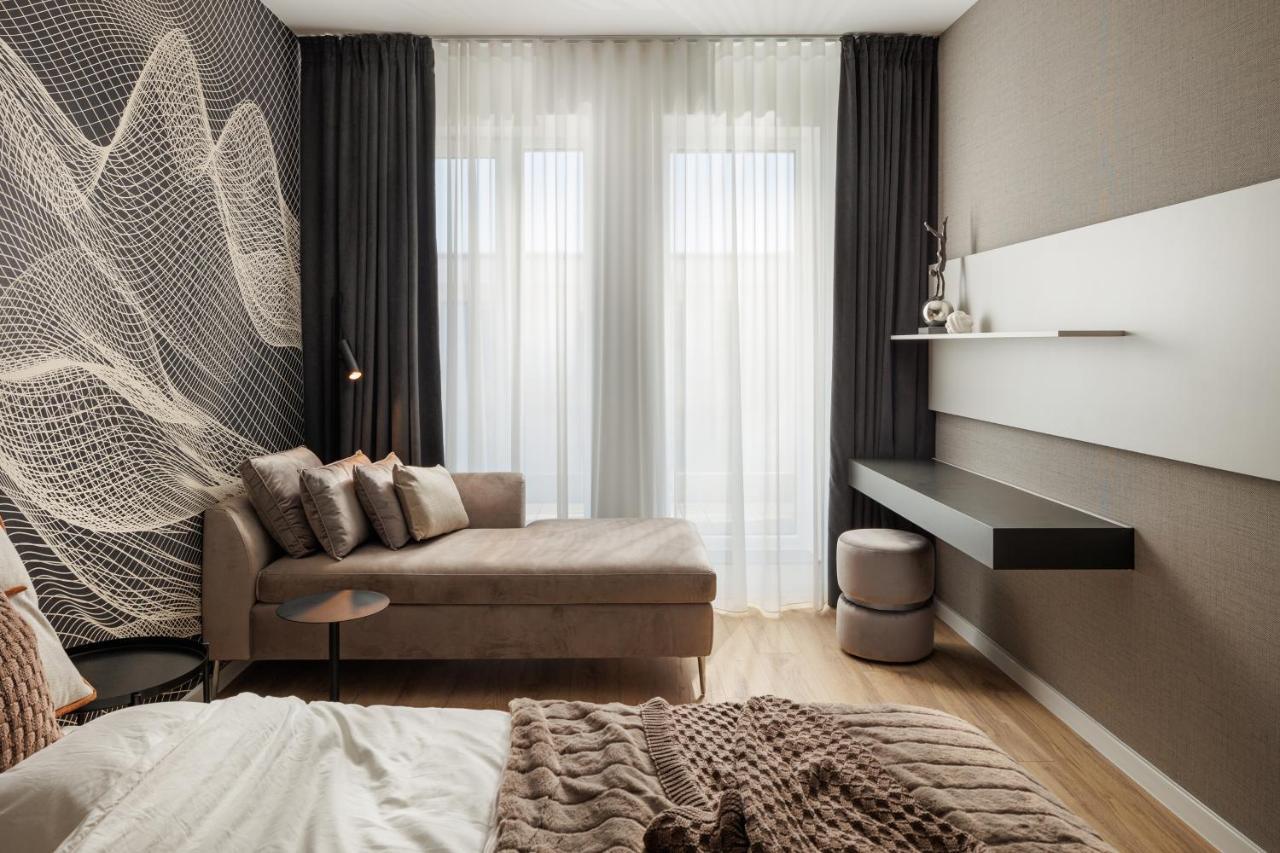 Apartment Mandala Designer Apartments With Free Private Parking, Near Mall Coresi