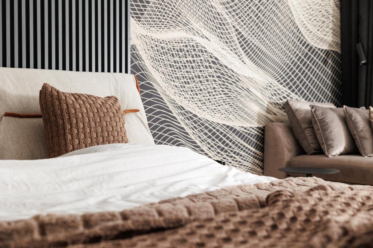 Mandala Designer With Free Private Parking, Near Mall Coresi