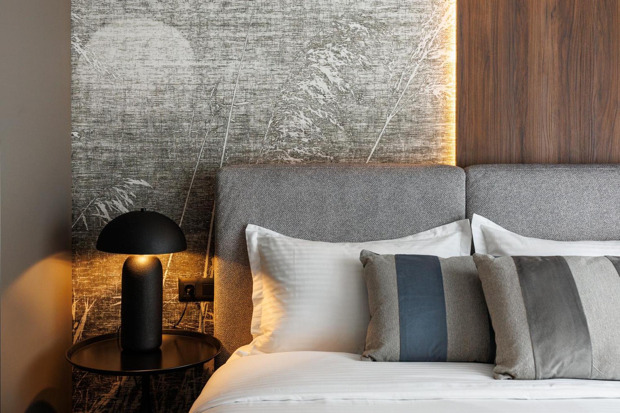 Mandala Designer Apartments With Free Private Parking, Near Mall Coresi